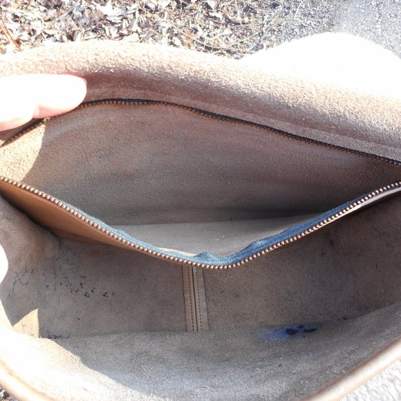 SOLD**Vintage Coach Classic shoulder Bag in Putty, NYC  pre-1994 - Picture 12 of 14